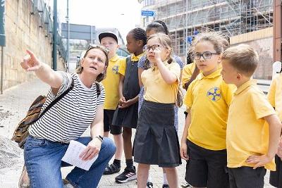 School children at Riverside Routes x Tyne Derwent Way project 